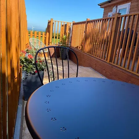 The Beehive -Stunning Views - Hot Tub - Romantic Launceston Exterior photo
