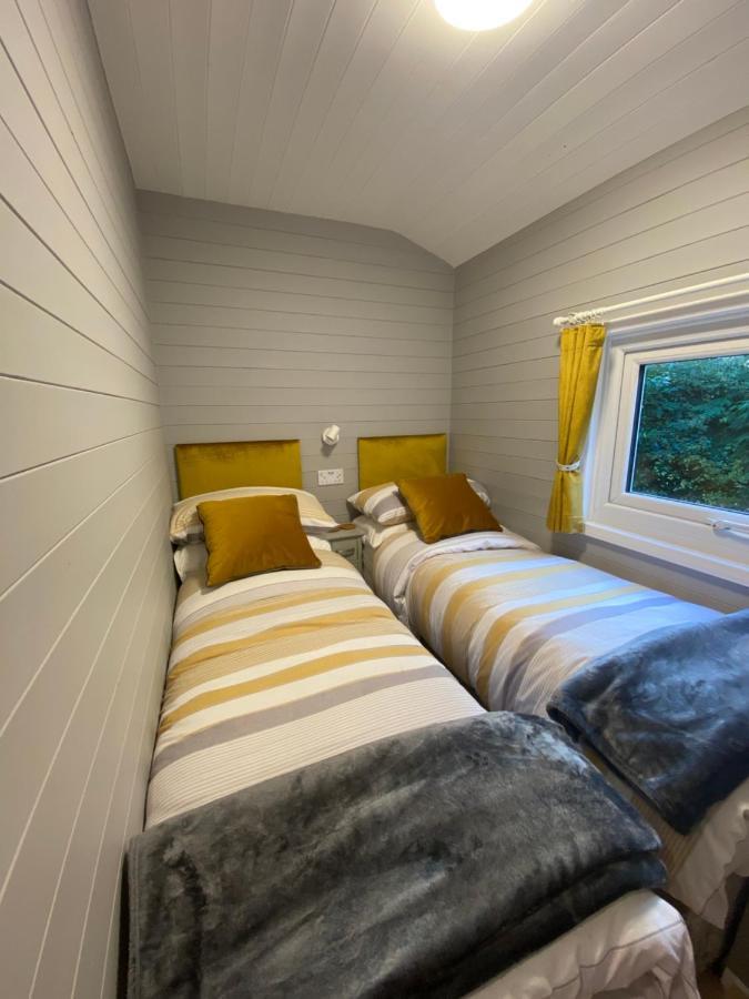 The Beehive -stunning Views - Hot Tub - Romantic Holiday home Launceston