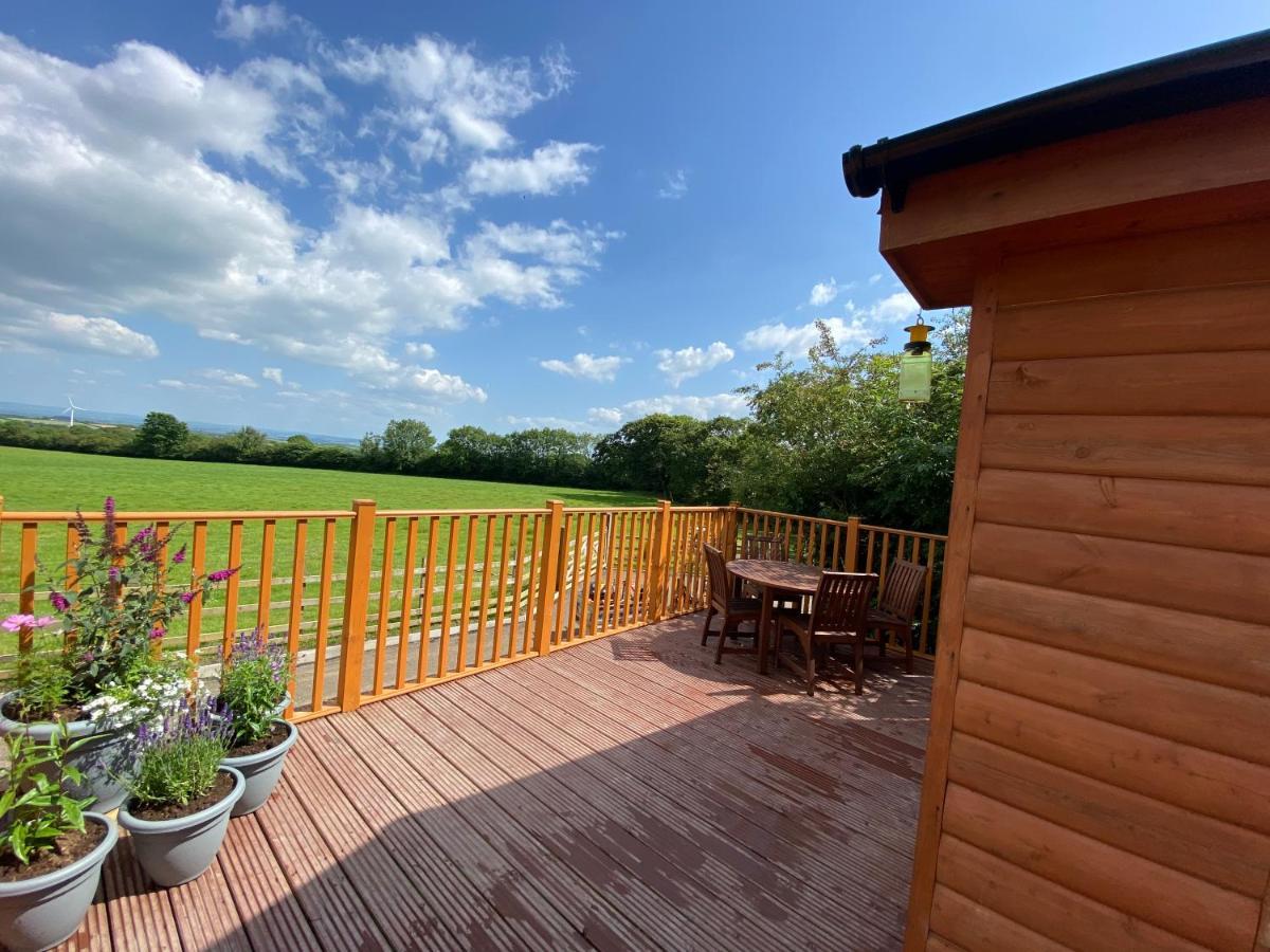 The Beehive -stunning Views - Hot Tub - Romantic