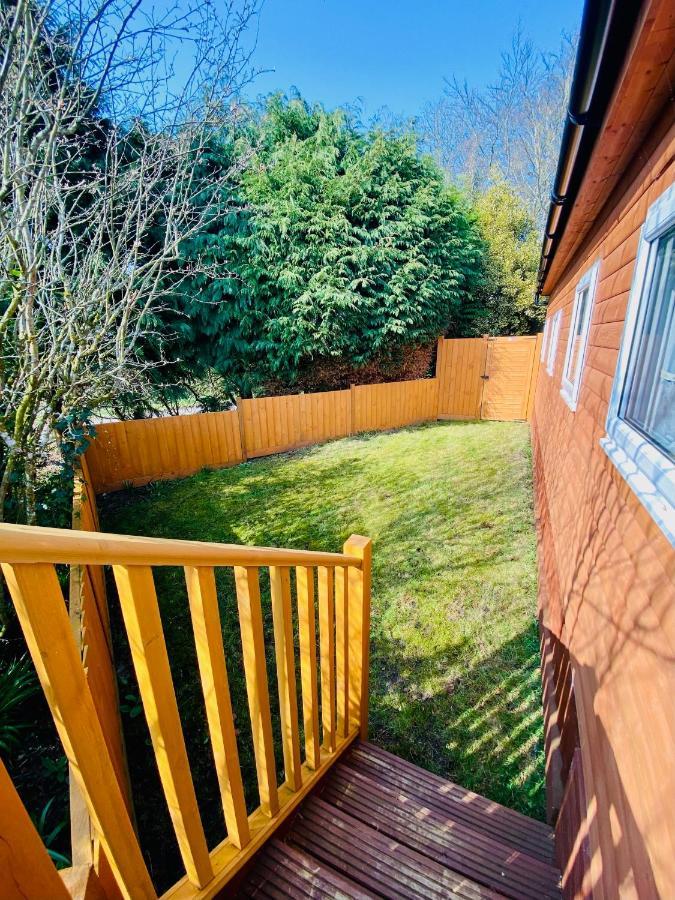 The Beehive -stunning Views - Hot Tub - Romantic *