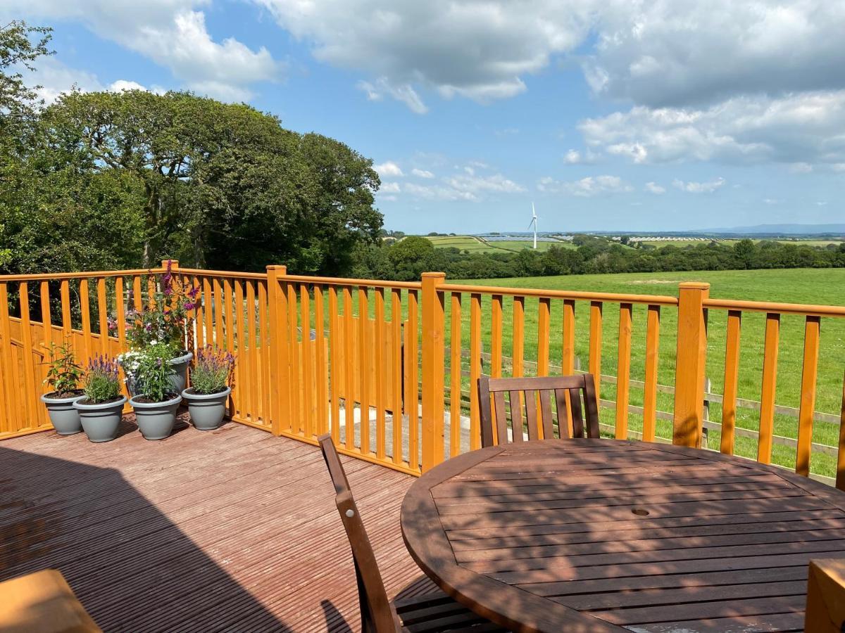 The Beehive -stunning Views - Hot Tub - Romantic